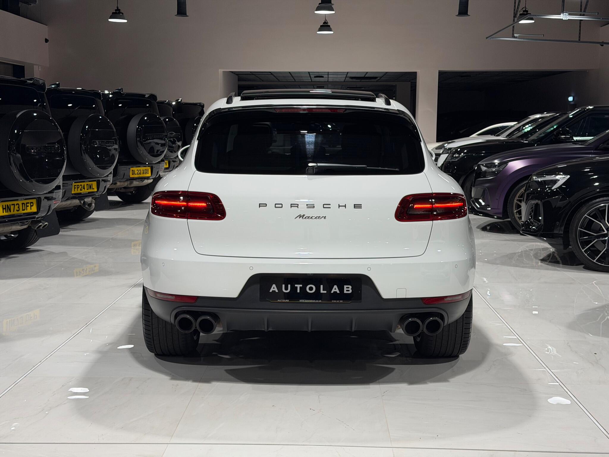 Porsche Macan 2.0T SUV 5dr Petrol PDK 4WD Euro 6 (s/s) (252 ps)